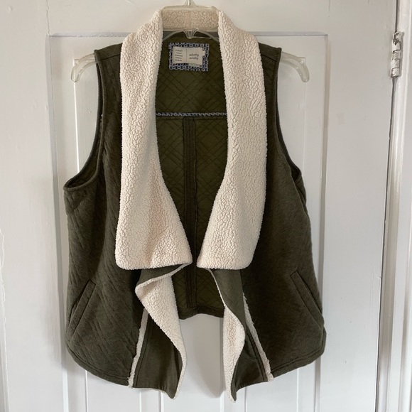 Anthropologie Saturday Sunday Olive Green Quilted Sherpa Vest - Picture 1 of 17